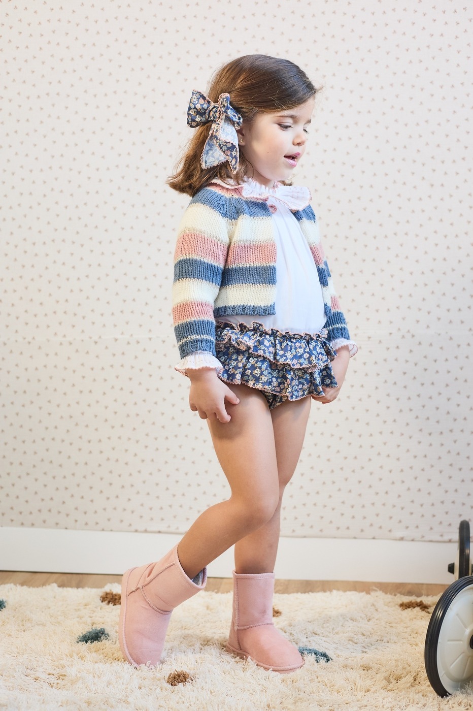 CONJ BRAGA FLORES+BLUSA BLANCA